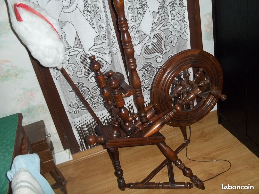 Lampadaire sur pied - forme rouet (image 2)