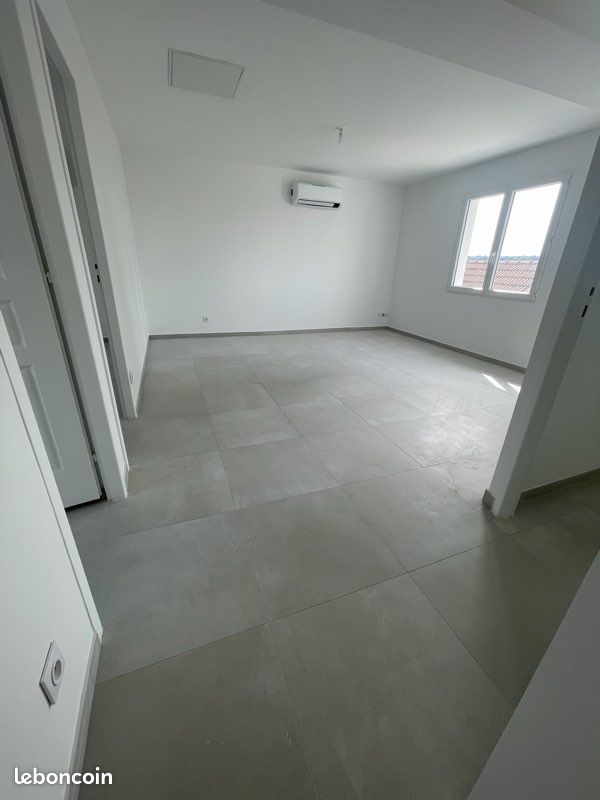 Local commercial 12 pièces 210 m² · à Arpajon · 210 m² · 480 000 €