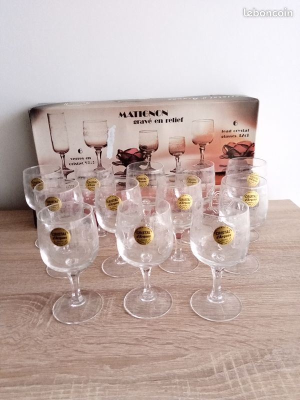 Matignon gravé en relief 12 verres en cristal d'Arques 12cl. Livraison sur place (image 3)