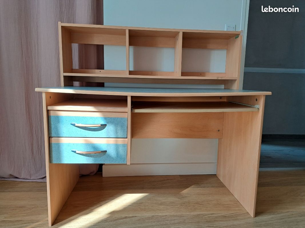Bureau (image 1)