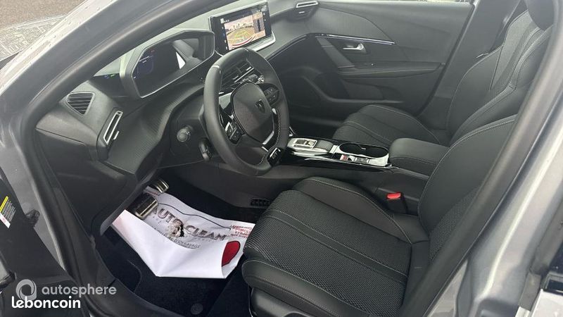 Peugeot 208 e-208 136ch GT (image 12)