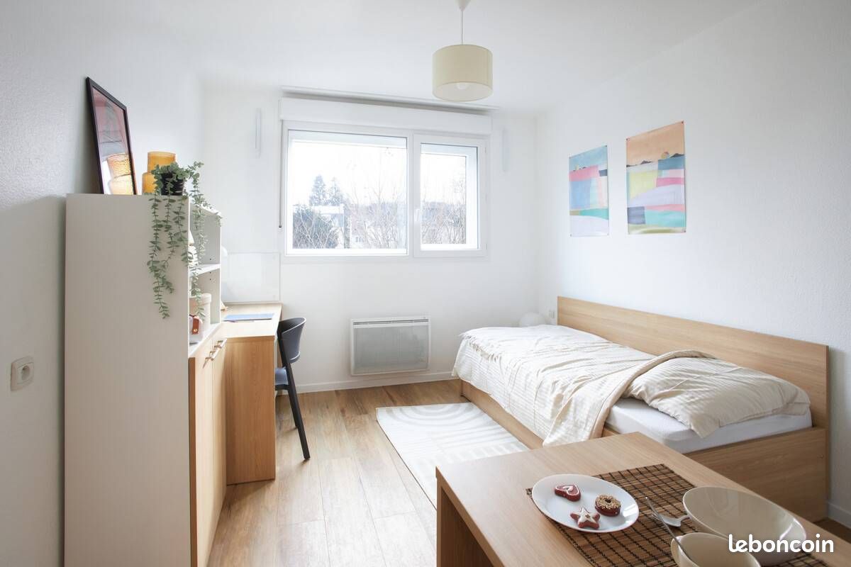 Appartement 1 pièce 18 m² · à Sèvres · 18 m² · 702 €/mois