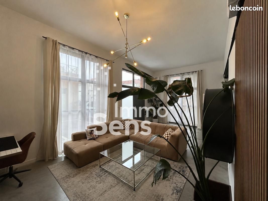 Appartement 2 pièces 94 m² · à Tourcoing · 94 m² · 1 048 €
