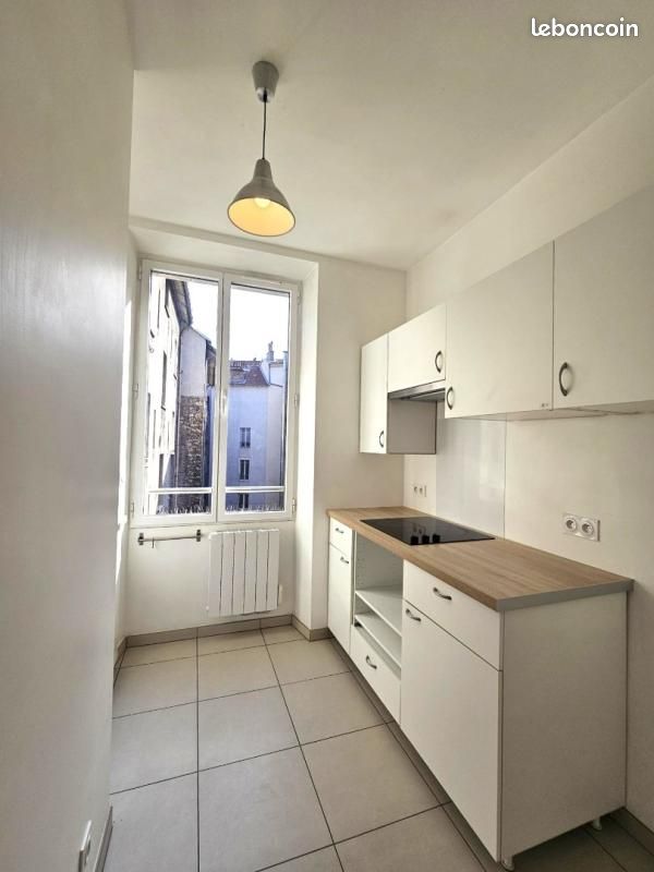 Appartement 3 pièces 51 m² · à Grenoble · 51 m² · 709 €