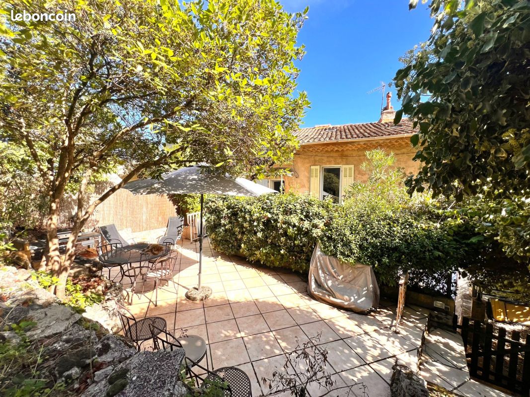 Appartement 3 pièces 45 m² · à Simiane-Collongue · 45 m² · 1 125 €