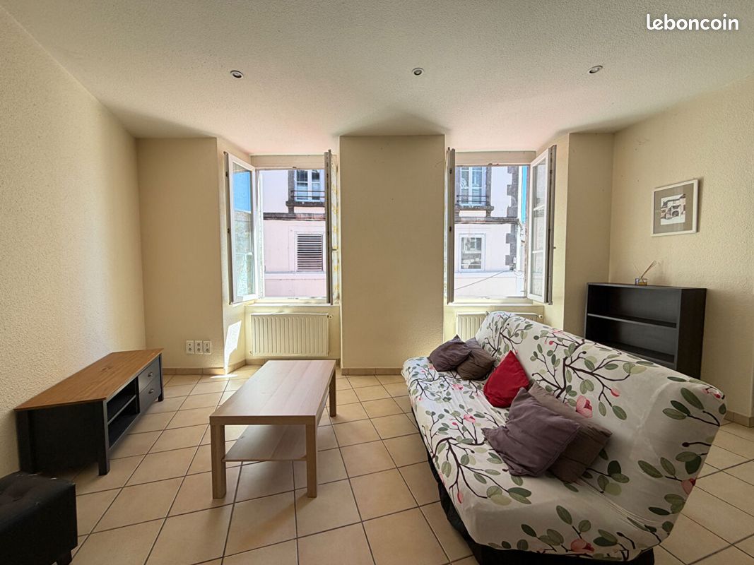 Appartement 2 pièces 44 m² · à Aurillac · 44 m² · 450 €