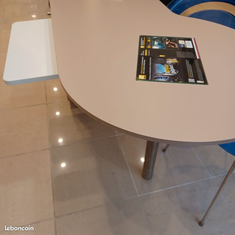 Bureau pour enfant ou ado en etat neuf (image 9)