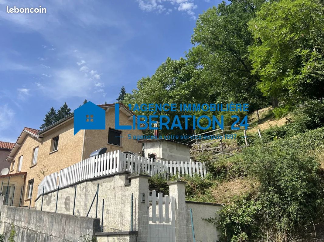 Maison 5 pièces 115 m² · au Chambon-Feugerolles · 115 m² · 175 000 €