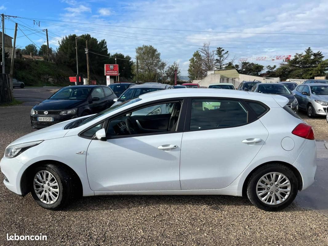 Kia Cee'd CEE-D 2 1.4 CRDI - 16V TURBO (image 25)