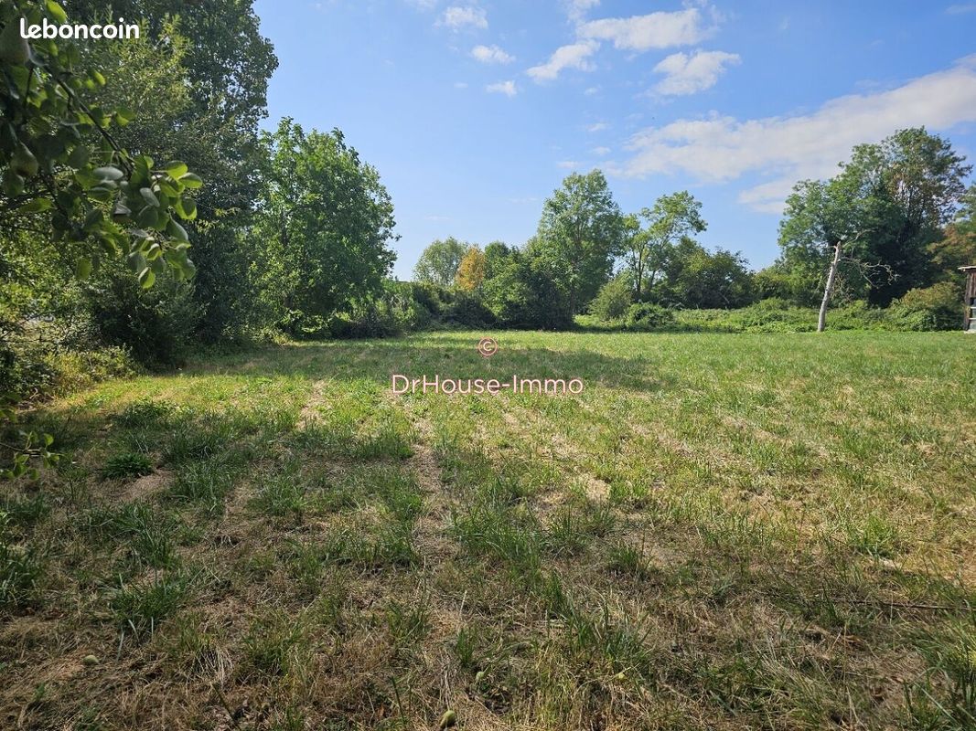 Terrain 6624 m² · à Gannat · 6 624 m² · 66 000 €