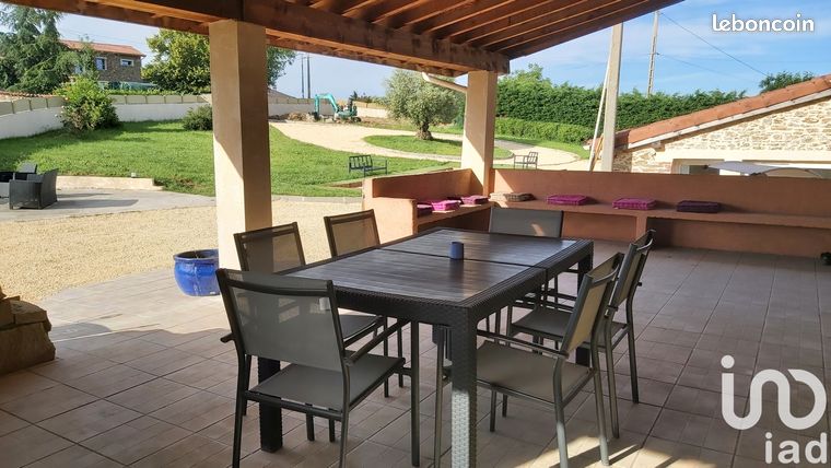 Maison 8 pièces 240 m²