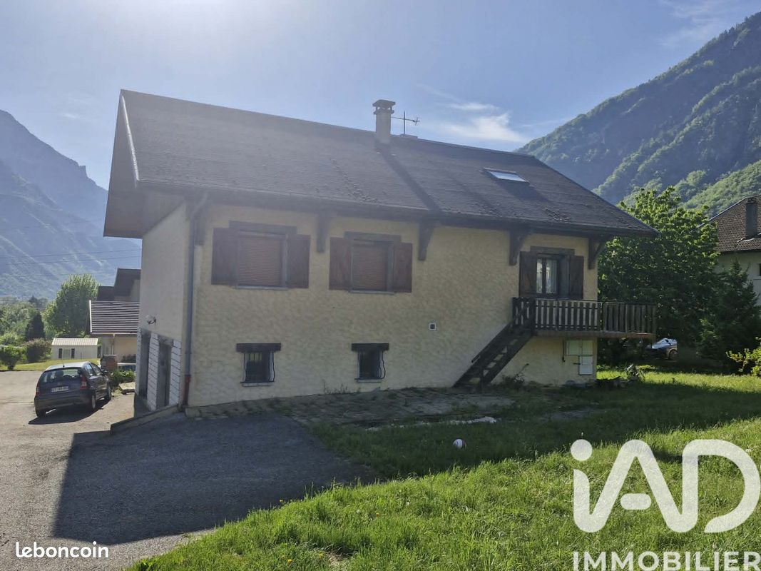 Maison 6 pièces 128 m² · à Saint-Jean-de-Maurienne · 128 m² · 285 000 €