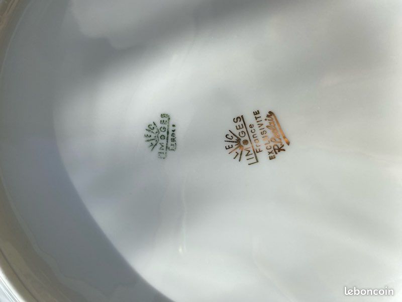Service de table complet en porcelaine de Limoges L.E.C. R. Leclair – Modèle torsadé – 68 pièces – Blanc et filets argentés (image 15)