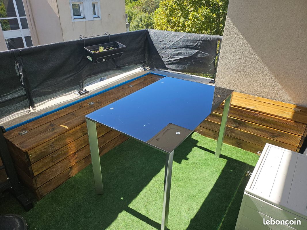 Table en verre (image 1)