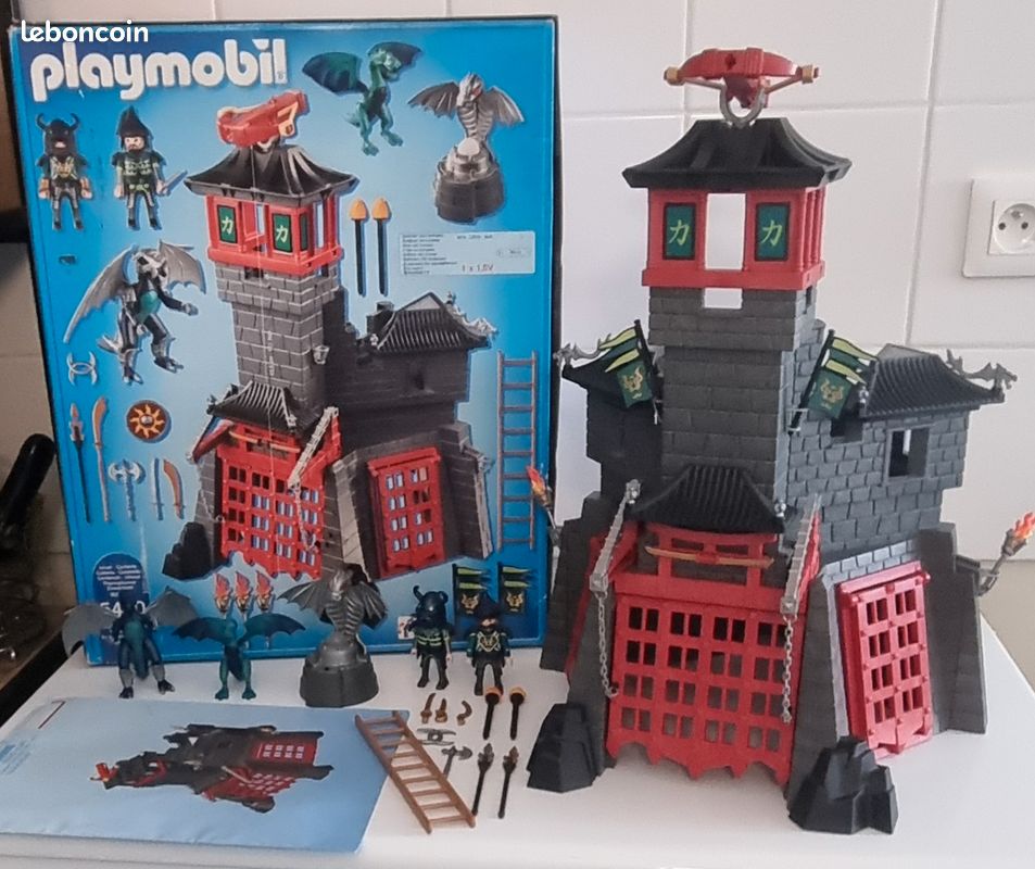Playmobil la citadelle secrète du Dragon (image 1)