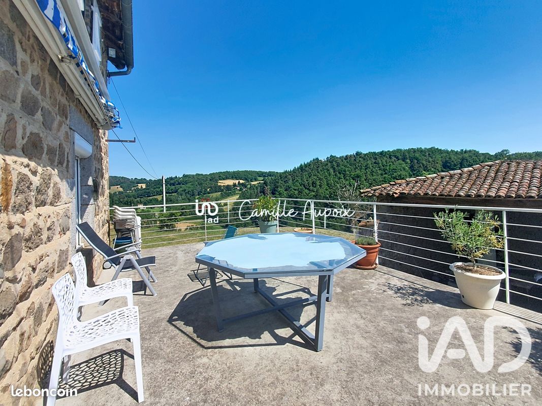Maison 7 pièces 174 m² · à Chambost-Longessaigne · 174 m² · 260 000 €