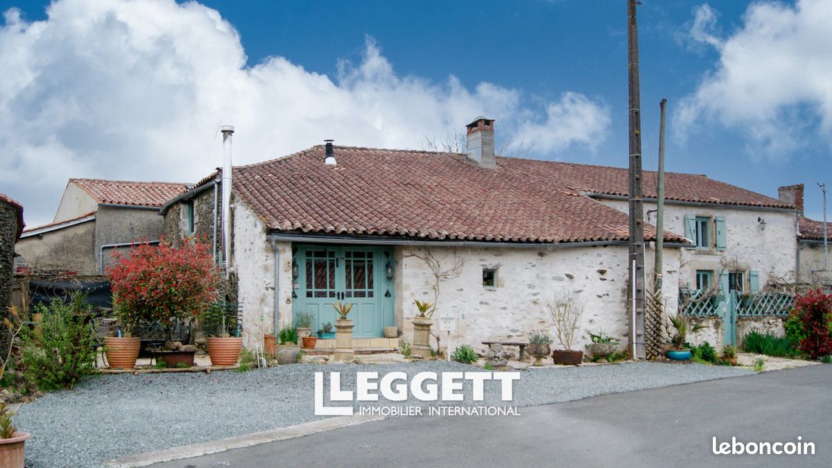 Maison 8 pièces 200 m² · à Vouvant · 200 m² · 315 650 €