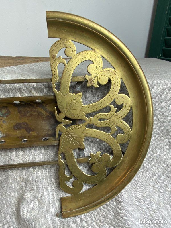 Lot De Dessous-de-plat Anciens En Laiton Doré - Set Déco Vintage