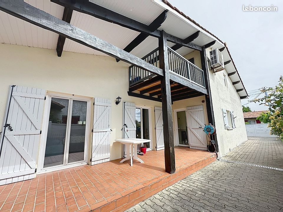 Maison 7 pièces 141 m² · à Mérignac · 141 m² · 1 650 €