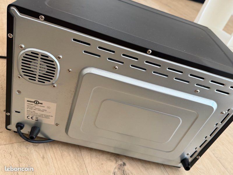 Four posable 21L 1300w (image 6)