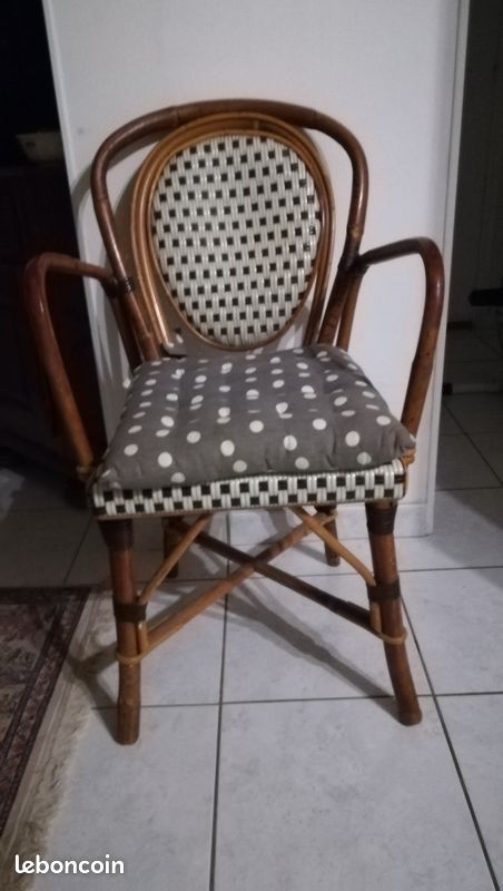 Fauteuil en rotin (image 1)