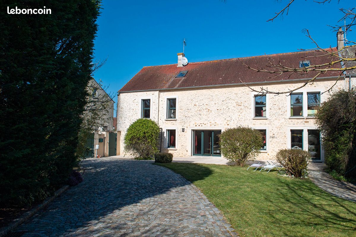 Maison 7 pièces 210 m² · à Villiers-le-Mahieu · 210 m² · 849 000 €