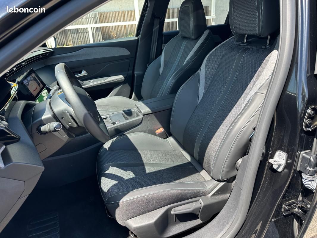 Peugeot 308 SW Hybrid 145 e-DCS6 Allure (image 12)