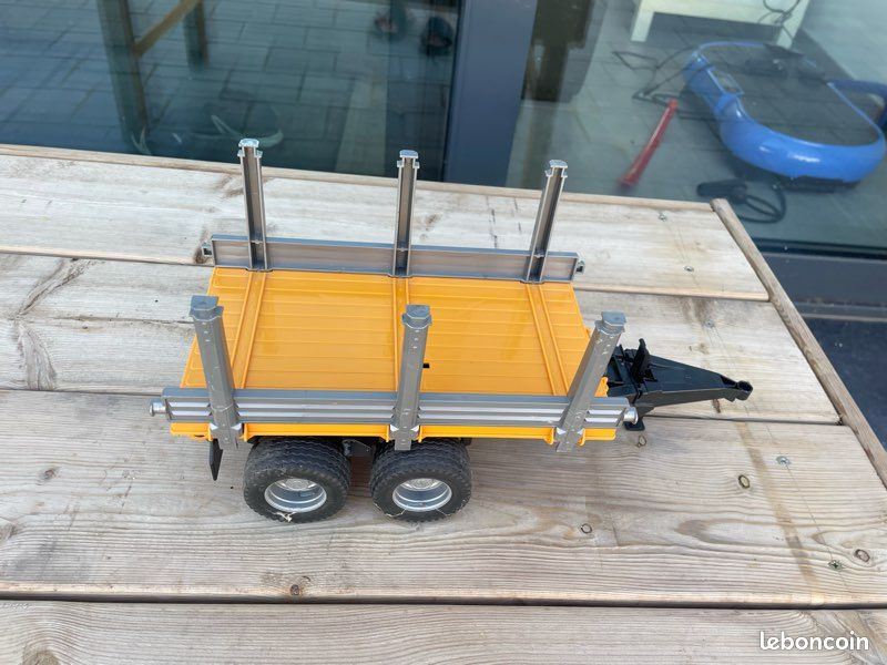 Bruder tracteur Favorit avec fourche avant et remorque forestière (image 5)
