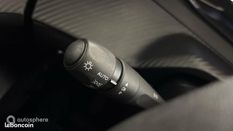 Peugeot 208 1.2 PureTech 75ch S&S Like (image 23)