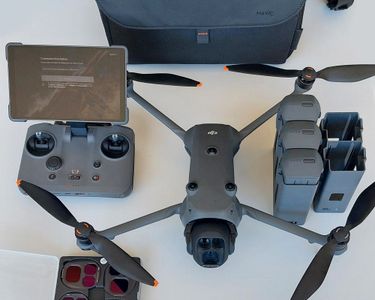 DJI RC 2 - Radiocommande de drone de nouvelle génération avec écran
