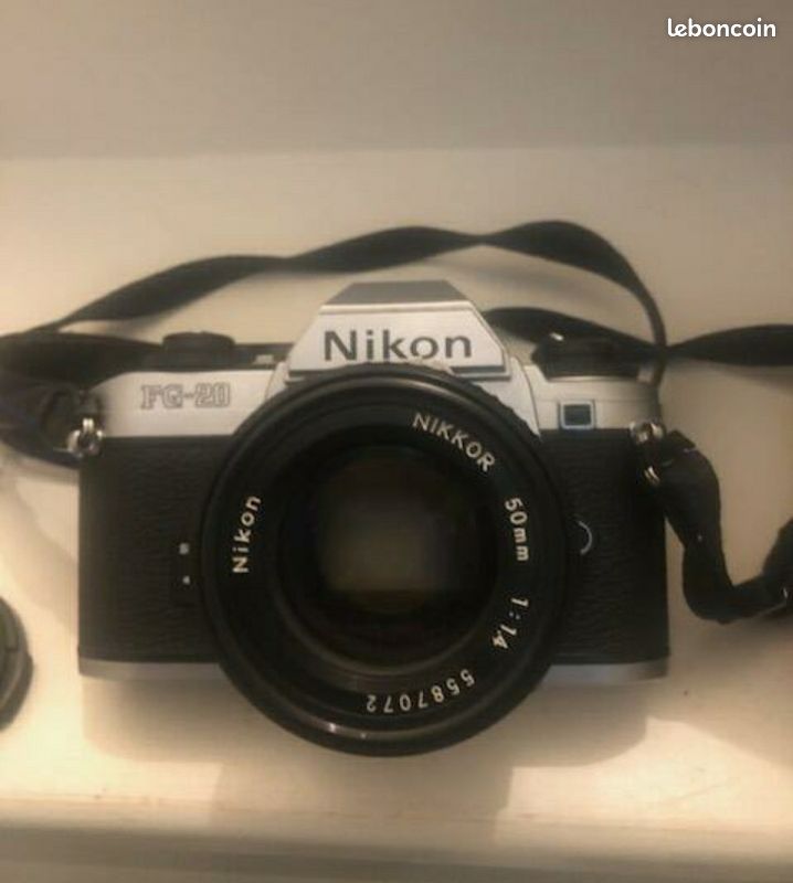 Vintage appareil photo Nikon FG 20 + 3 objectifs + flash - Photo  