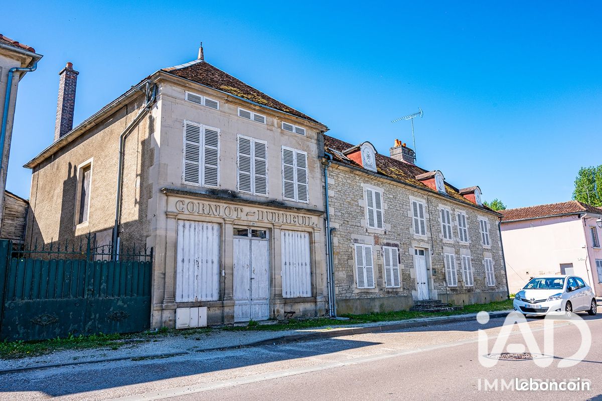 Maison 12 pièces 335 m² · à Dienville · 335 m² · 265 000 €