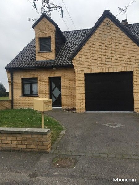 Maison 5 pièces 113 m² · à Petite-Forêt · 113 m² · 900 €/mois