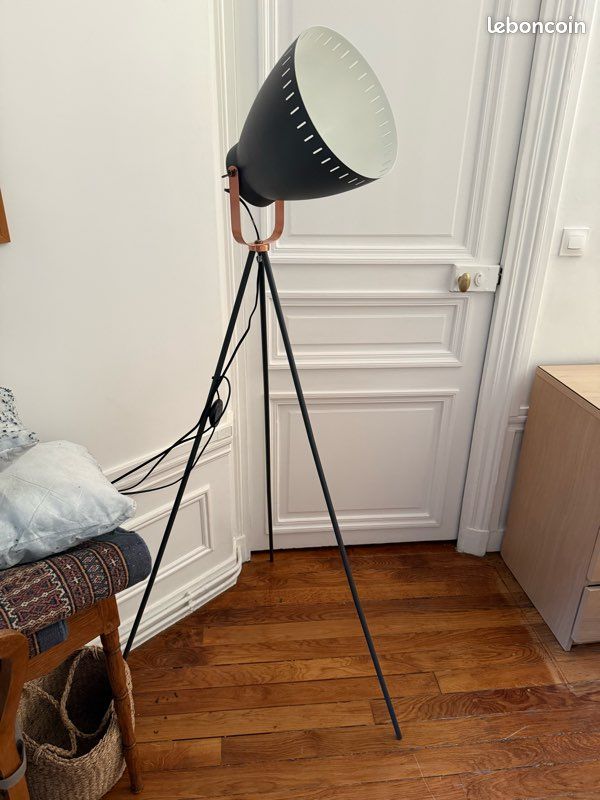 Lampe sur pied projecteur (image 1)