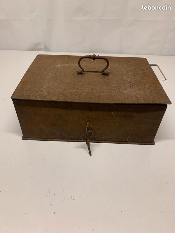 Ancien Coffre acier (image 2)