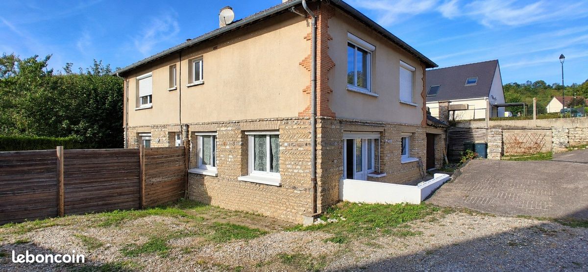 Immeuble 7 pièces 162 m² · à Ménilles · 162 m² · 315 000 €