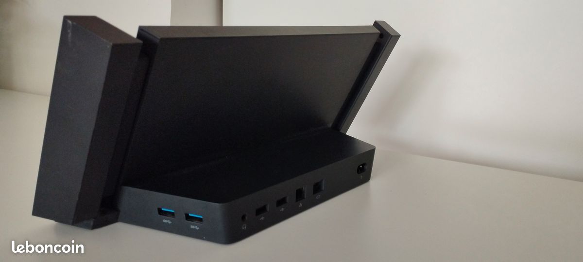 Hub Microsoft Surface 3 (image 1)