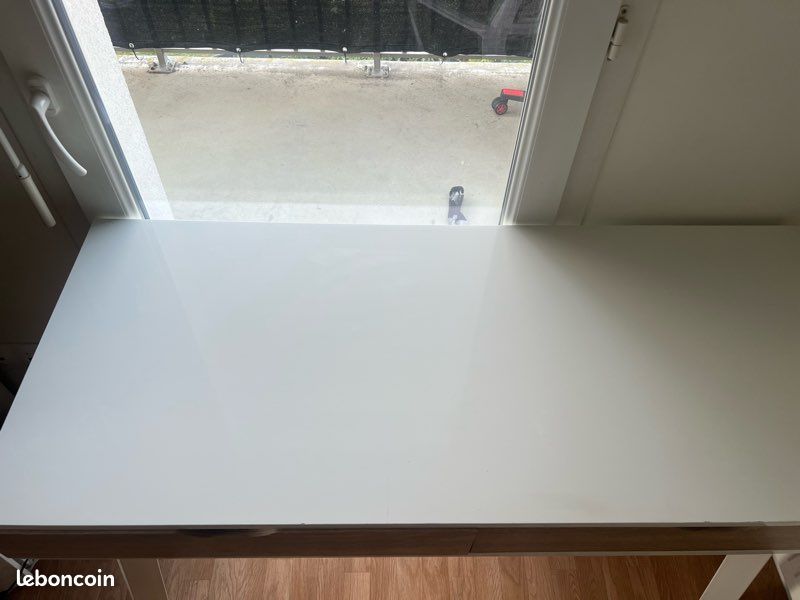 Bureau scandinave idéal pour 2/3 écrans (image 3)