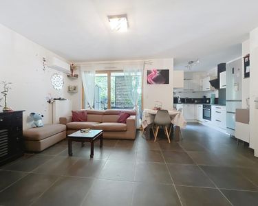 Appartement 240 000 € - 61 m²