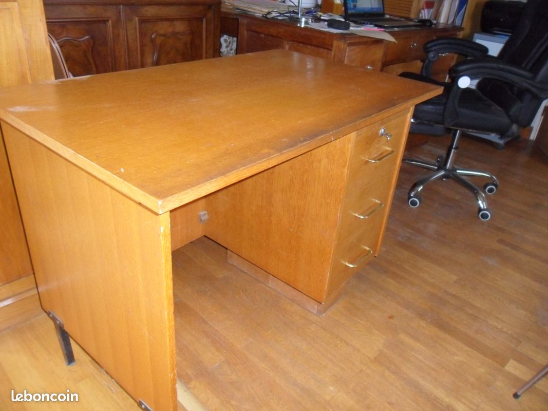 Bureau (image 1)