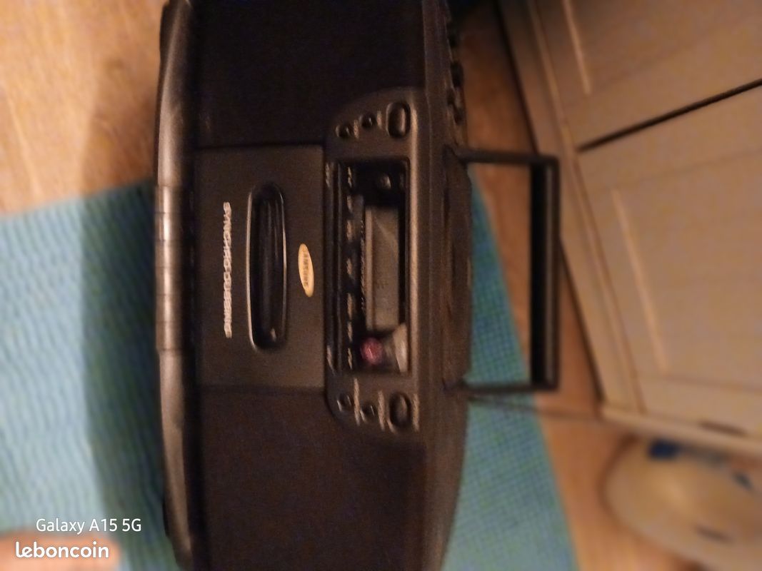Poste radio cd fm et cassette très bon etat (image 1)