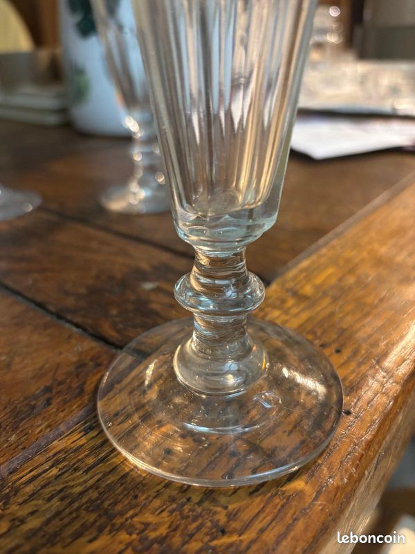 Lot De 6 Verres à Vin En Cristal Saint-Louis Modèle CATON - Taille Côtes Plates, 19ème Siècle