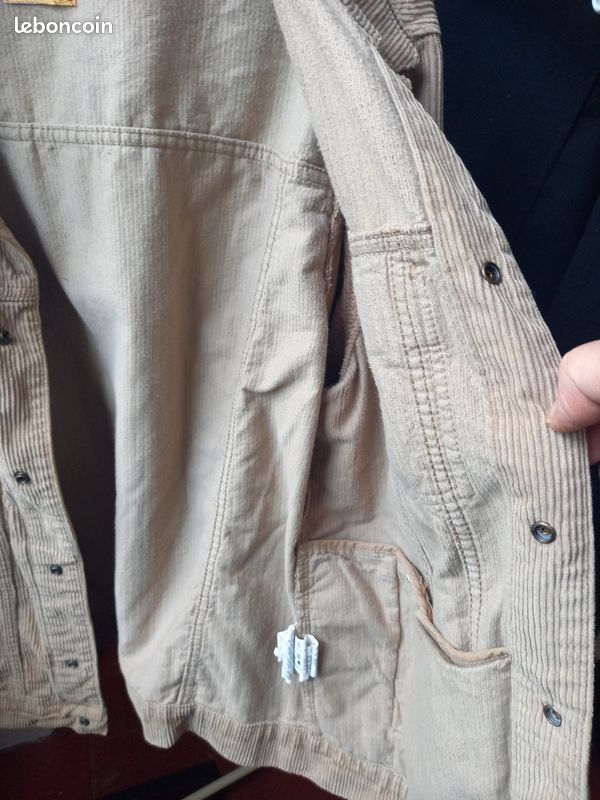 Veste en velours côtelé marque Pull Bear taille 40 Vêtements