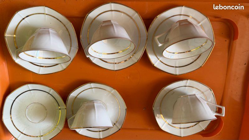Service à café ancien Ymerioux France – 5 tasses et 6 sous-tasses en porcelaine (image 2)