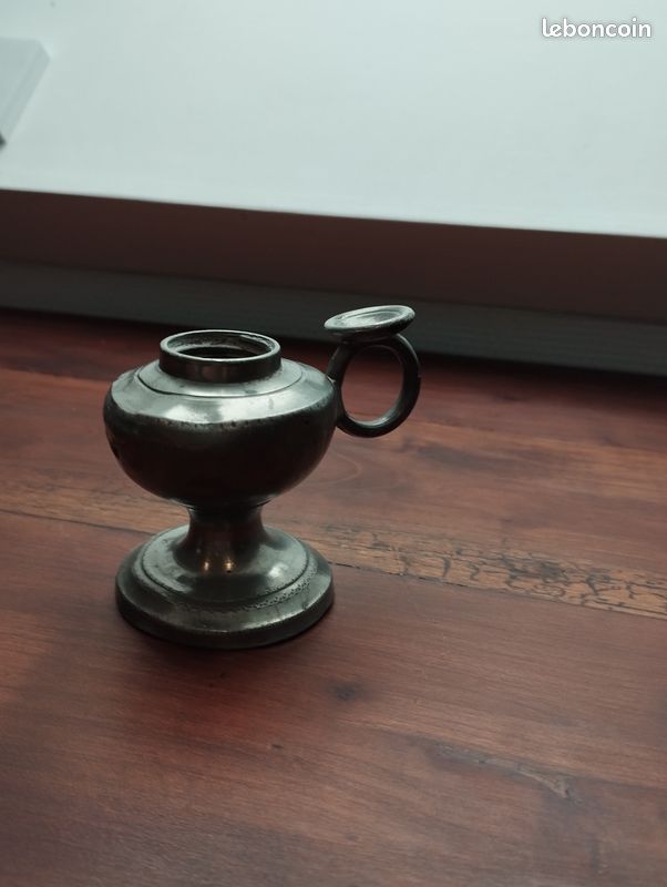 1 Petite Lampe à Huile Etain XIX ème Ancienne Collection Vitrine Bon Etat (image 1)