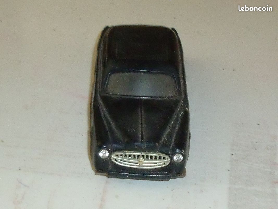 Voiture Miniature Peugeot 403 Berline 1/32 Grise - Modèle Occasion Minialuxe (dessous En Tôle)