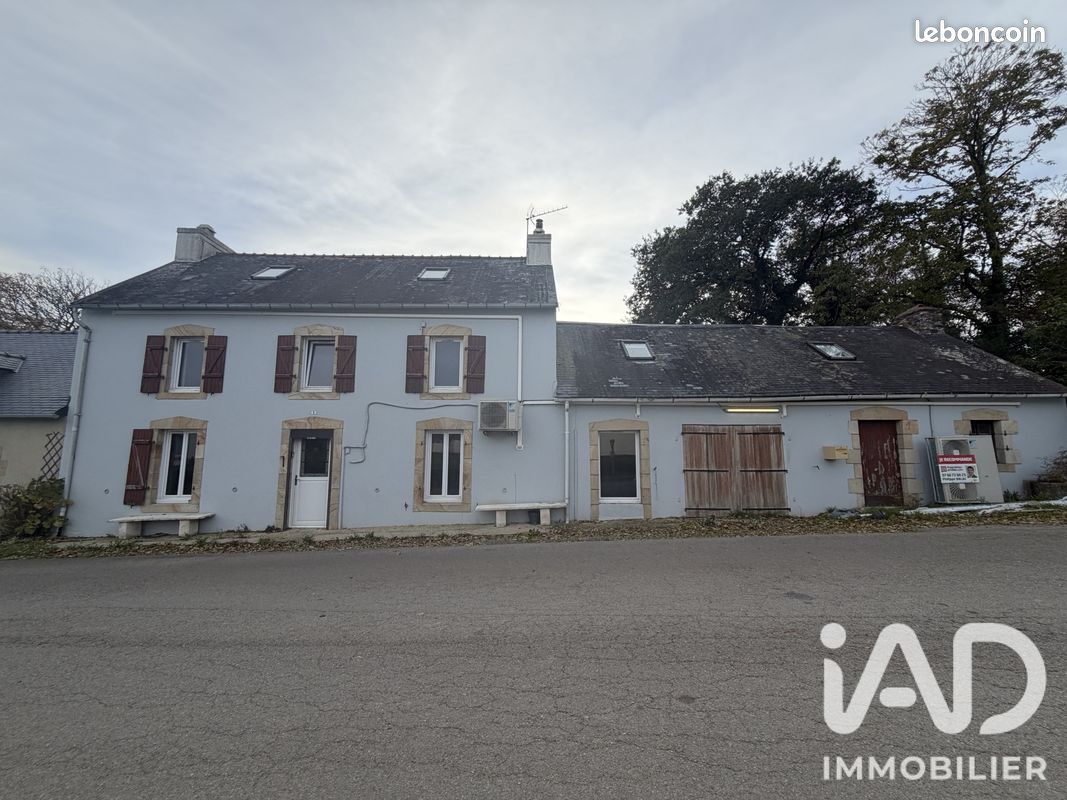 Maison 8 pièces 148 m² · à Laz · 148 m² · 96 000 €