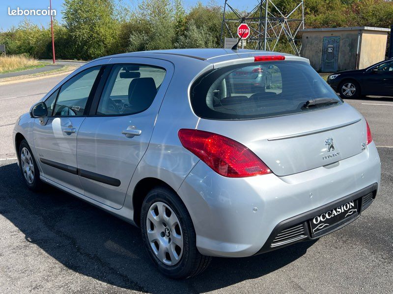 Peugeot 308 1.6 HDi 110ch Urban Move 1er main (image 3)