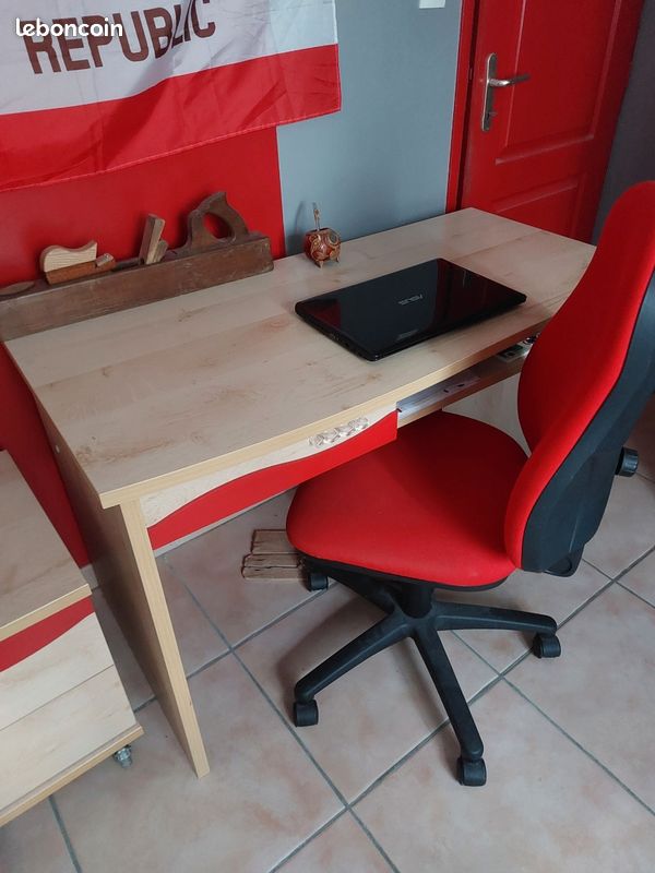 Meubles, literie, bureaux, table GAUTIER (image 1)