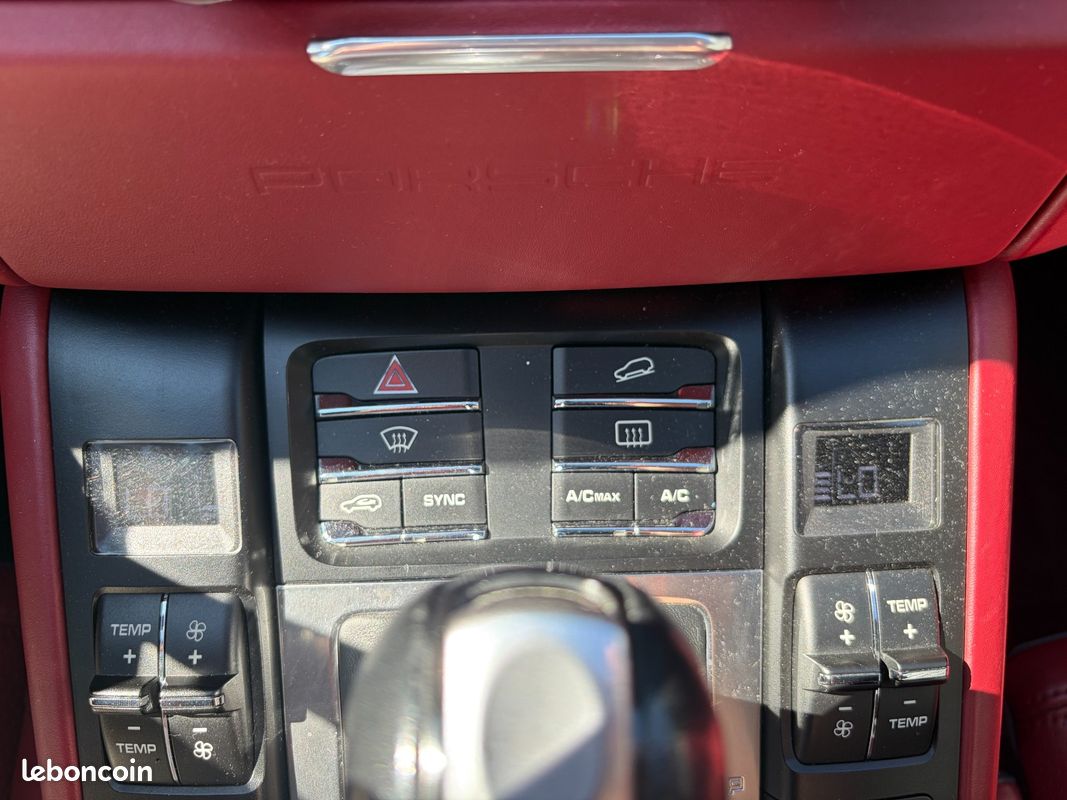 PORSCHE MACAN Turbo 3.6 V6 400 ch PDK avec CARPLAY / AUDIO BOSE / CAMERA (image 16)